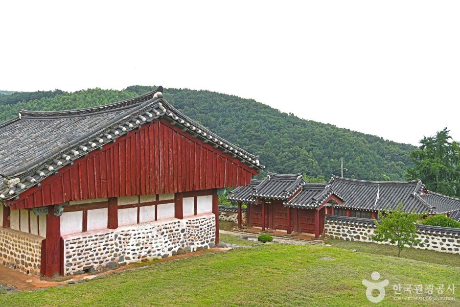 남포향교 대성전 여행 추천 - 로드트립