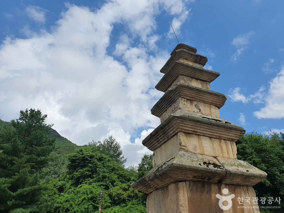 충주 미륵리 오층석탑 여행 추천 - 로드트립