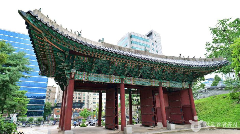 경희궁 흥화문 여행 추천 - 로드트립