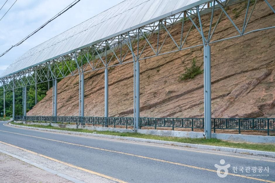 의성 제오리 공룡발자국 화석산지 여행 추천 - 로드트립