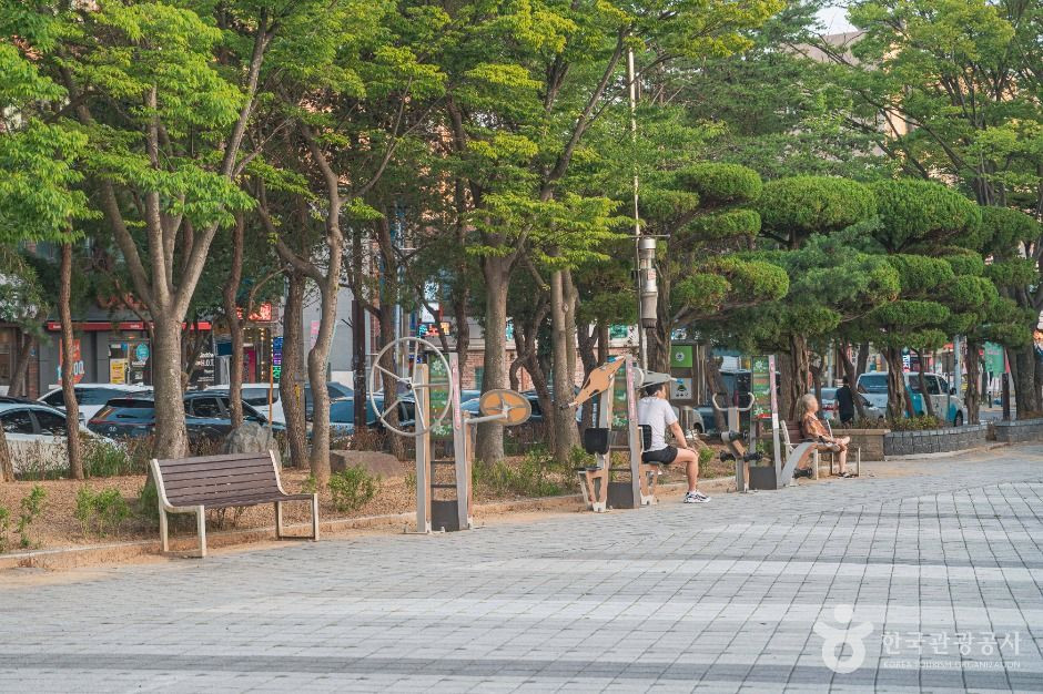 덕신소공원 여행 추천 - 로드트립