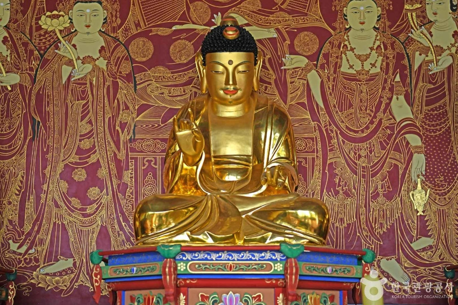 개심사 목조여래좌상과 목조관음보살좌상 여행 추천 - 로드트립