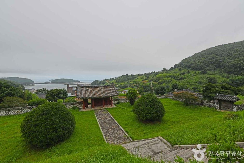 충무사(고흥) 여행 추천 - 로드트립