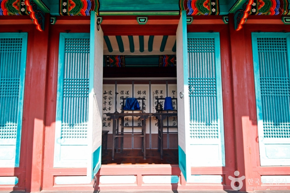 충주 박팽년 사당 여행 추천 - 로드트립