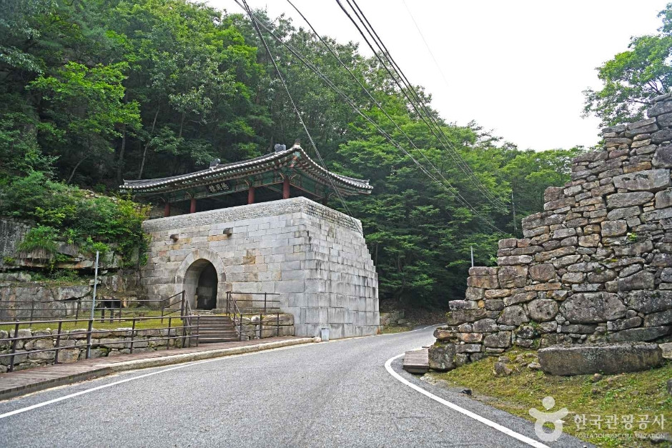 제천 덕주산성 여행 추천 - 로드트립