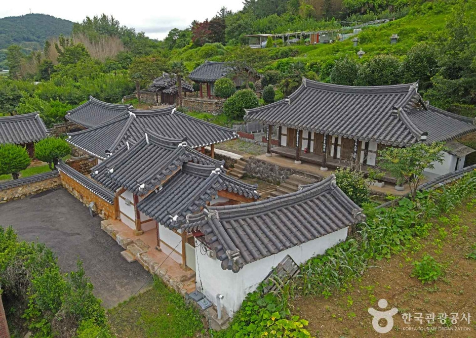 율봉서원 여행 추천 - 로드트립