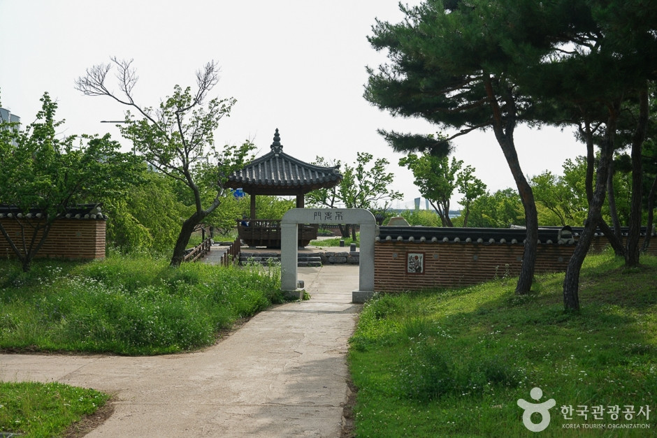 경인아라뱃길 매화동산 여행 추천 - 로드트립