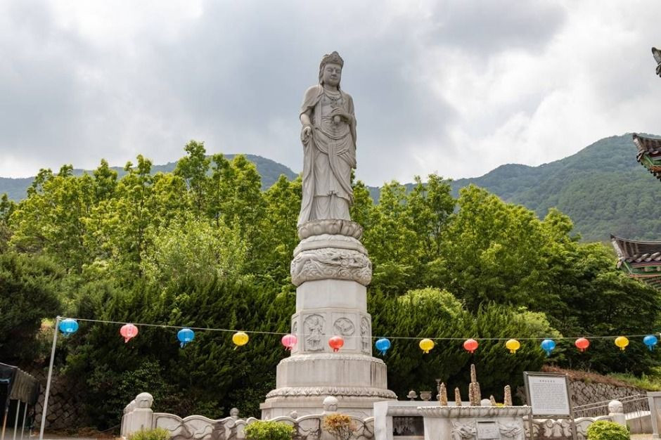 밀양 영산정사 (석조여래좌상) 여행 추천 - 로드트립