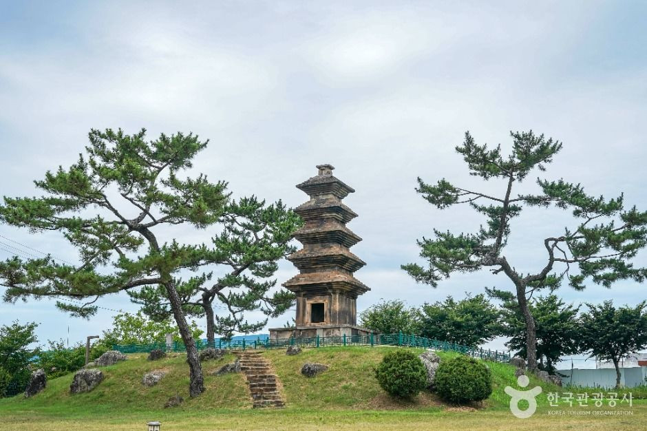 의성 탑리리 오층석탑 여행 추천 - 로드트립