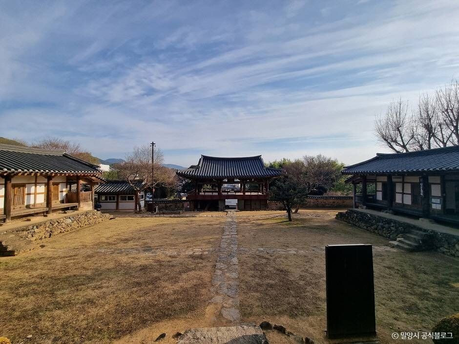 밀양향교 여행 추천 - 로드트립