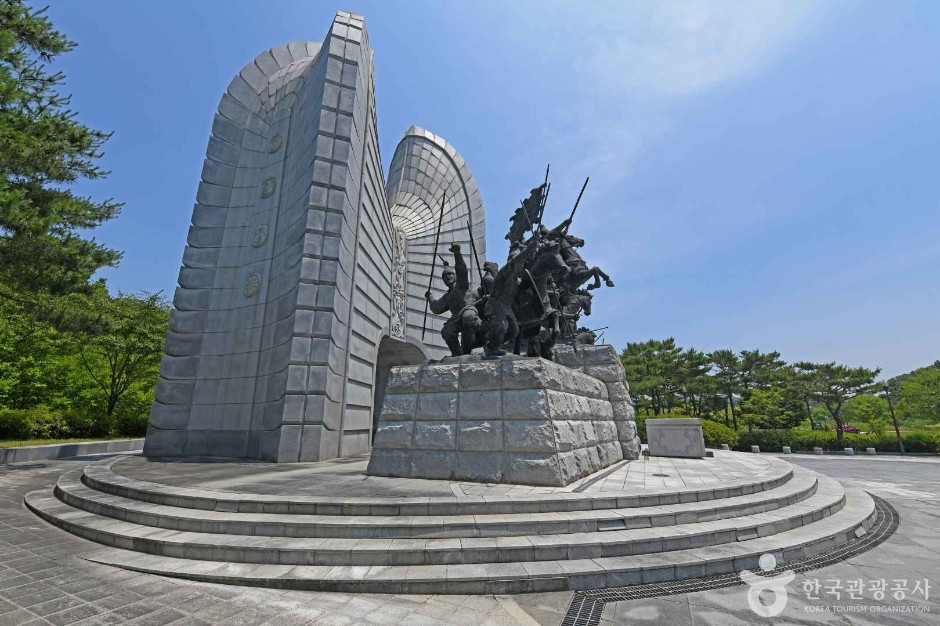 백제 오천결사대 충혼탑 여행 추천 - 로드트립