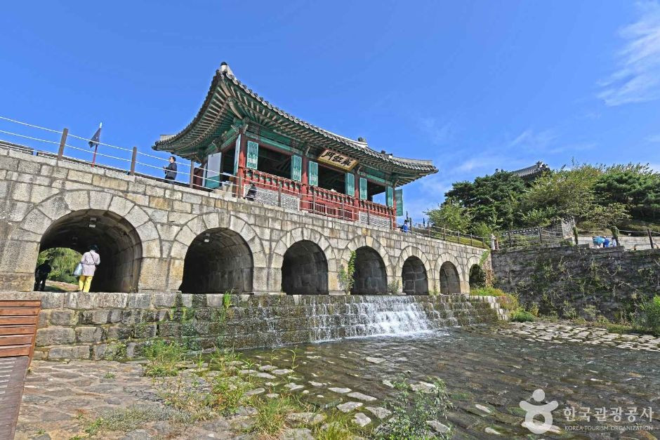 화홍문(華虹門) 여행 추천 - 로드트립