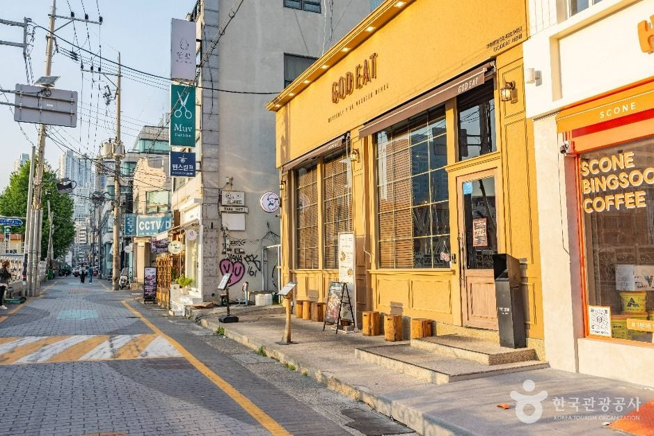 전포카페거리 여행 추천 - 로드트립
