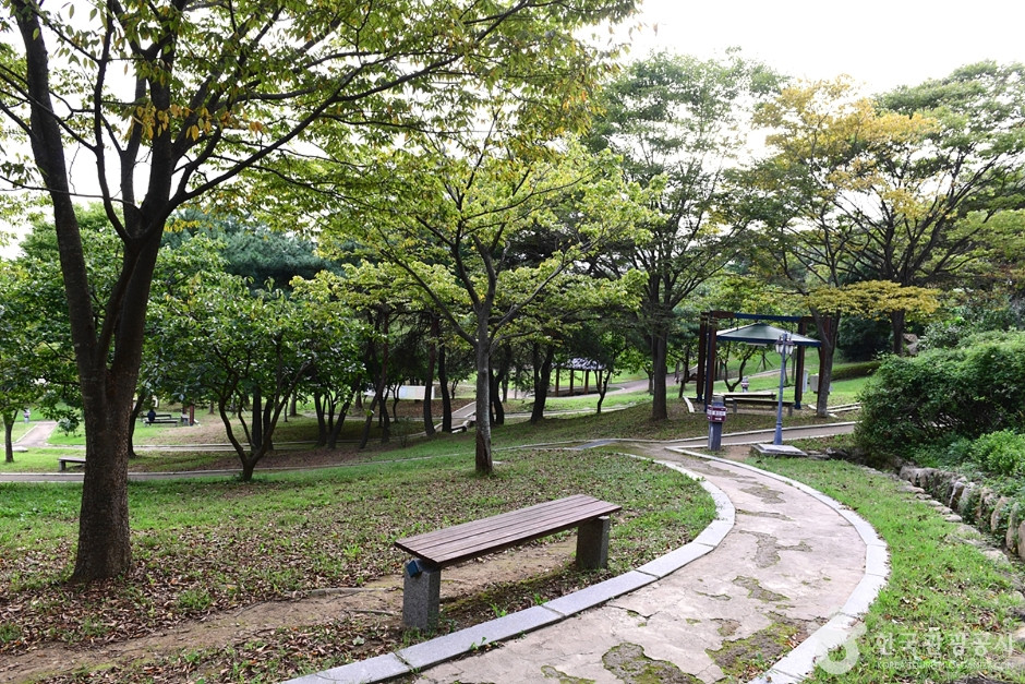여수 충민사 여행 추천 - 로드트립