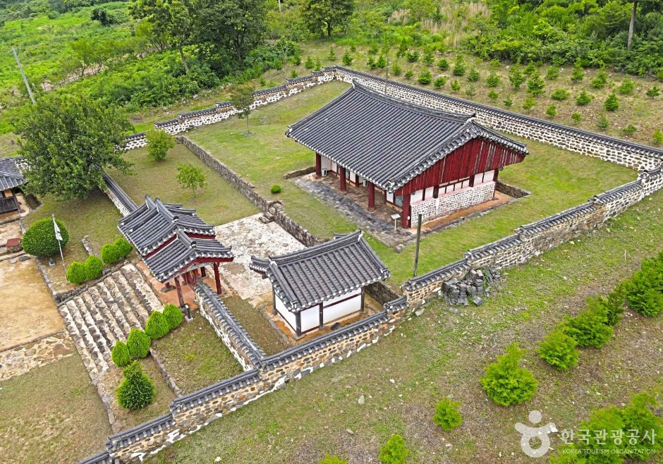 남포향교 대성전 여행 추천 - 로드트립