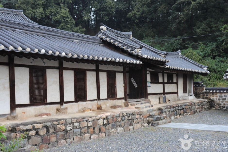 회덕향교 여행 추천 - 로드트립