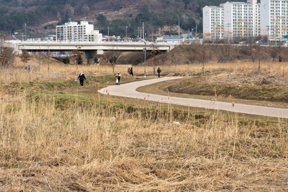 가산수변공원 여행 추천 - 로드트립