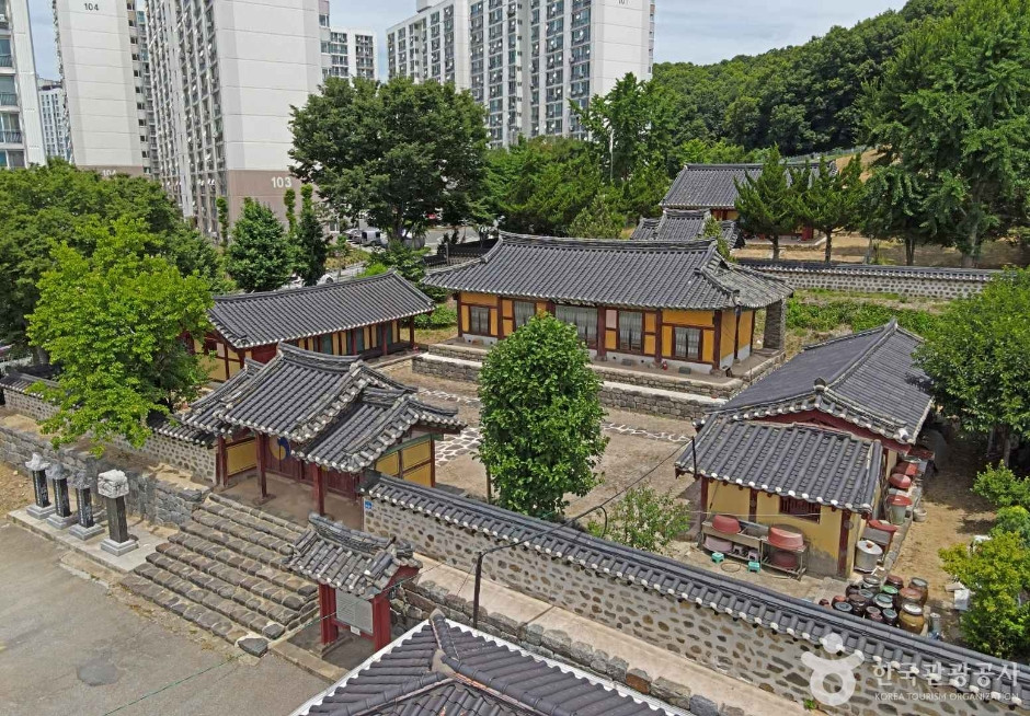 온양향교 여행 추천 - 로드트립