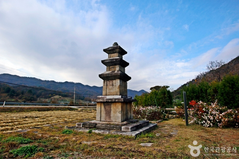 충주 추평리 삼층석탑 여행 추천 - 로드트립
