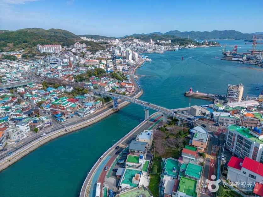 충무교와 통영운하 여행 추천 - 로드트립