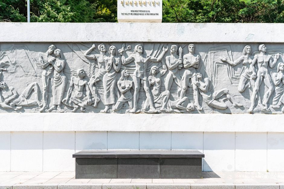 필리핀군 참전기념비 여행 추천 - 로드트립