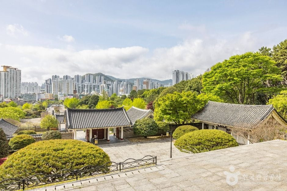 충렬사(부산) 여행 추천 - 로드트립