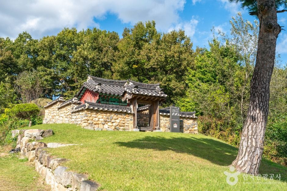 충주 이시진 효자각 여행 추천 - 로드트립
