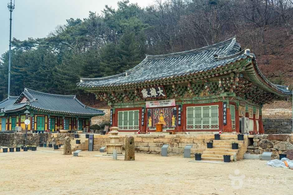 청룡사(안성) 여행 추천 - 로드트립