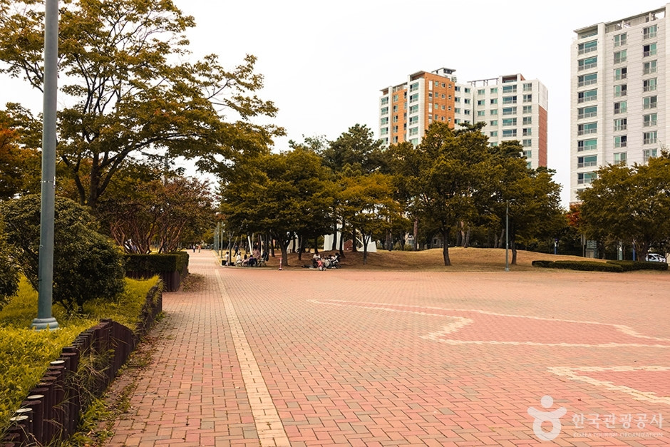 율하체육공원 여행 추천 - 로드트립