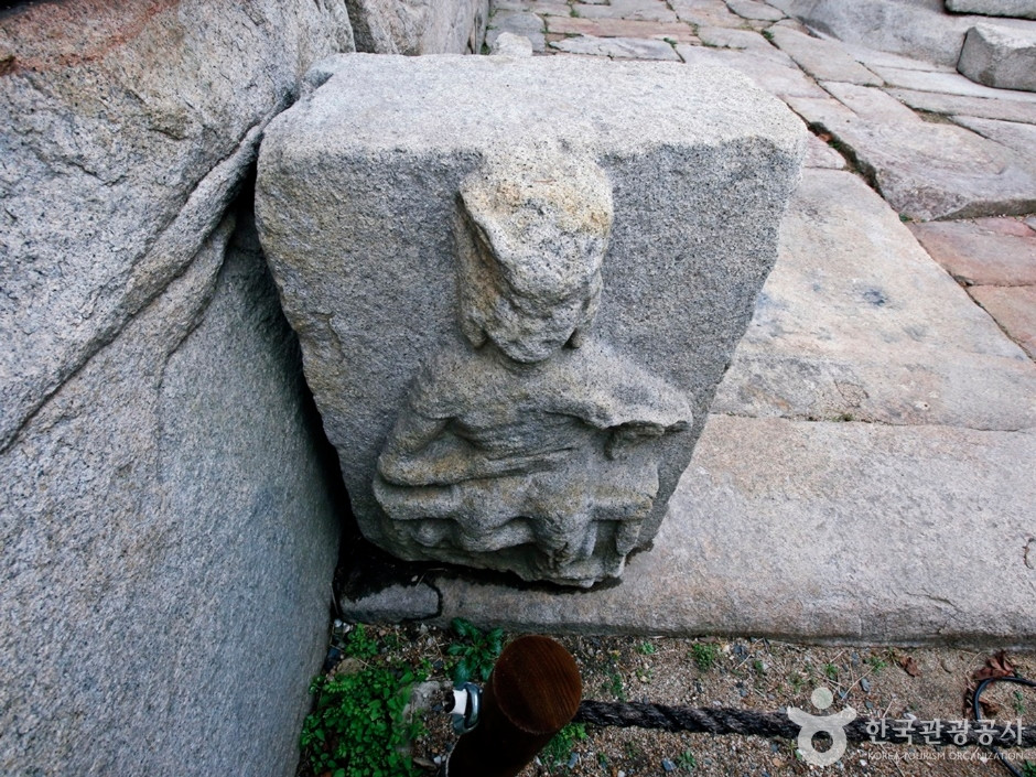 충주 미륵대원지 석조보살의좌상 여행 추천 - 로드트립