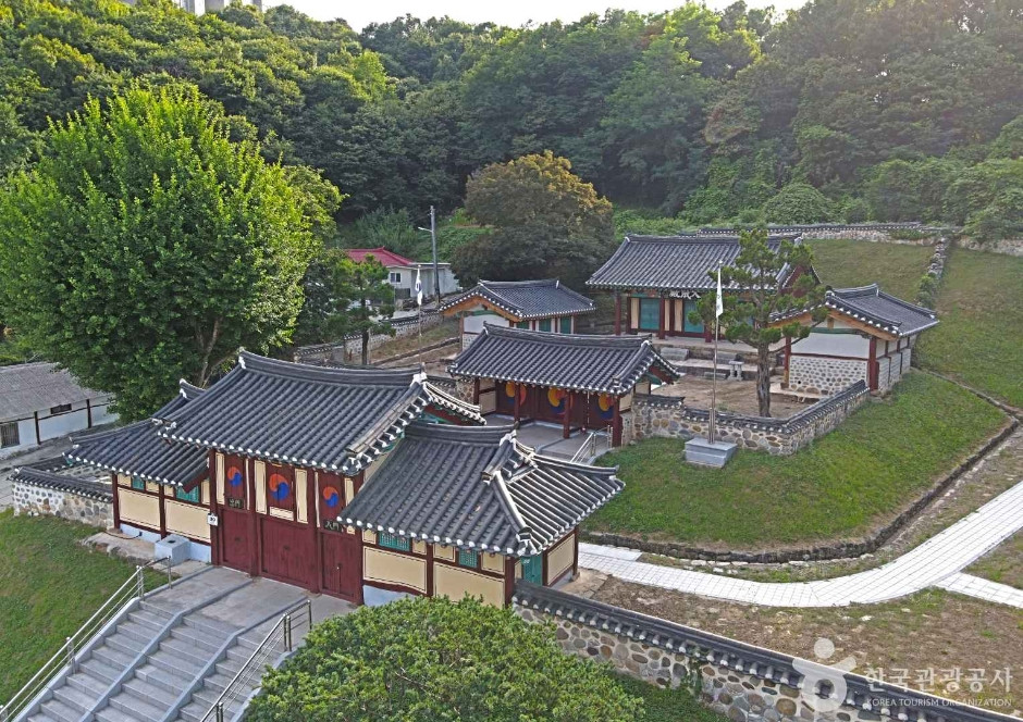 진천향교 여행 추천 - 로드트립