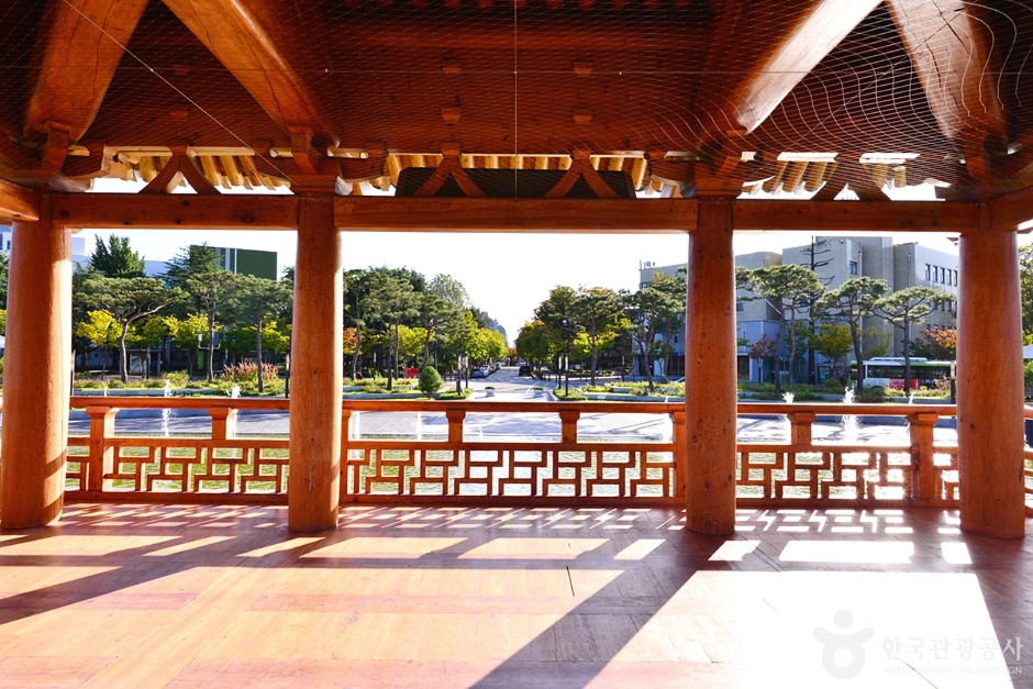 전북대학교 문회루 여행 추천 - 로드트립