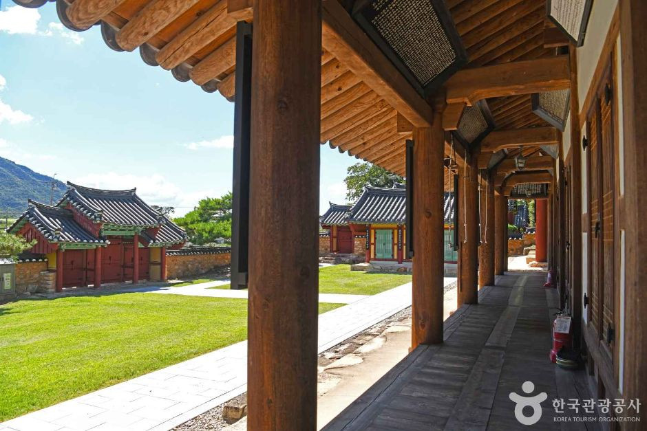 영암향교 여행 추천 - 로드트립