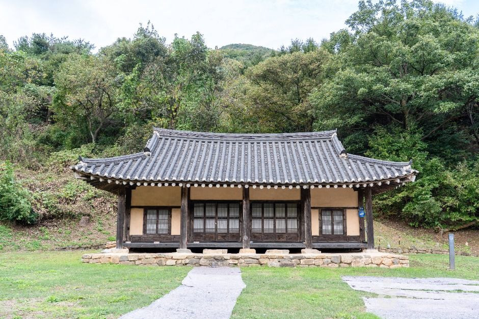 진천 김유신 탄생지와 태실 여행 추천 - 로드트립