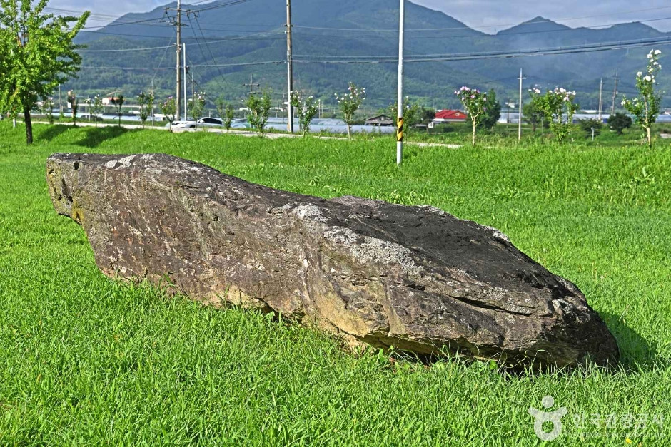 충주 신청리 지석묘 여행 추천 - 로드트립