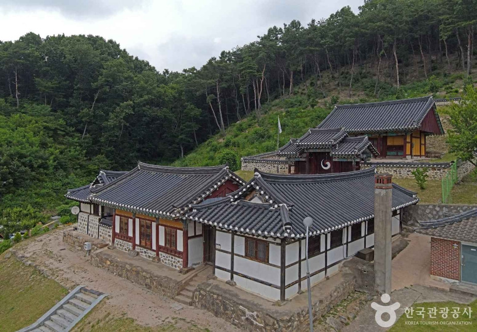 예산향교 여행 추천 - 로드트립