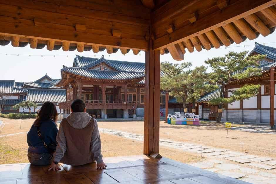 수원전통문화관 여행 추천 - 로드트립