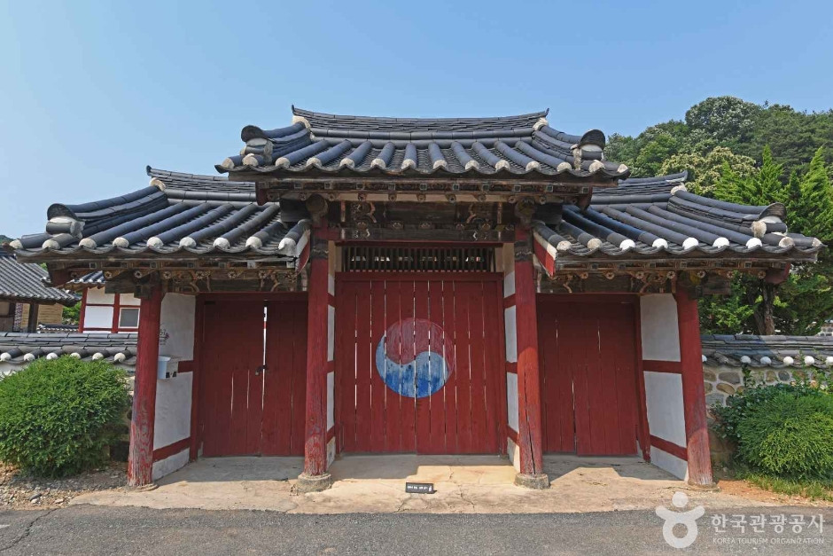 임천향교 여행 추천 - 로드트립
