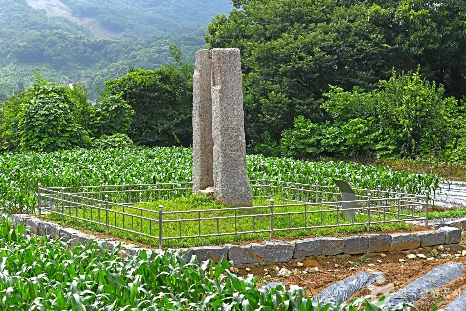 괴산 외사리 당간지주 여행 추천 - 로드트립