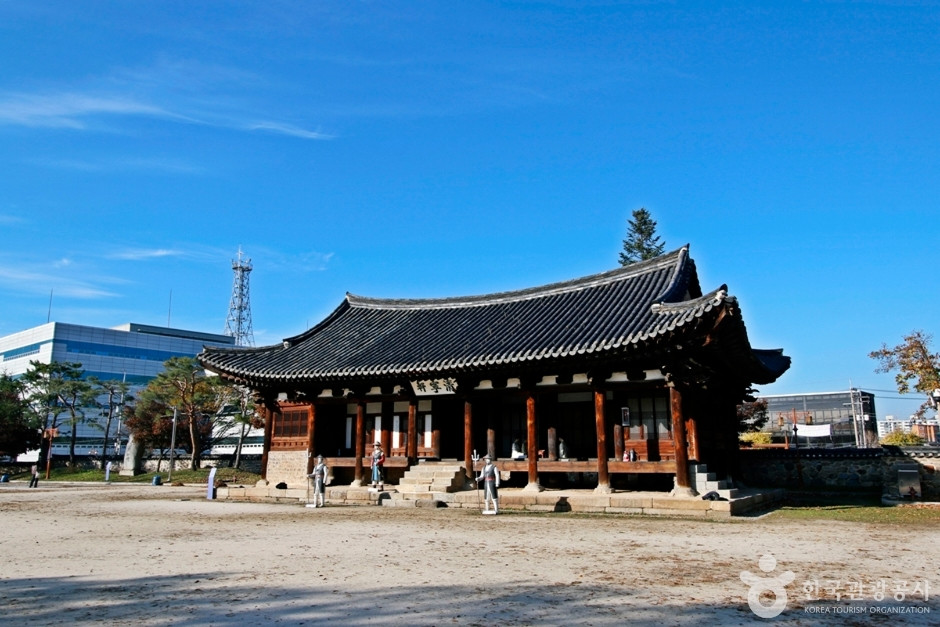 충주 청녕헌 여행 추천 - 로드트립