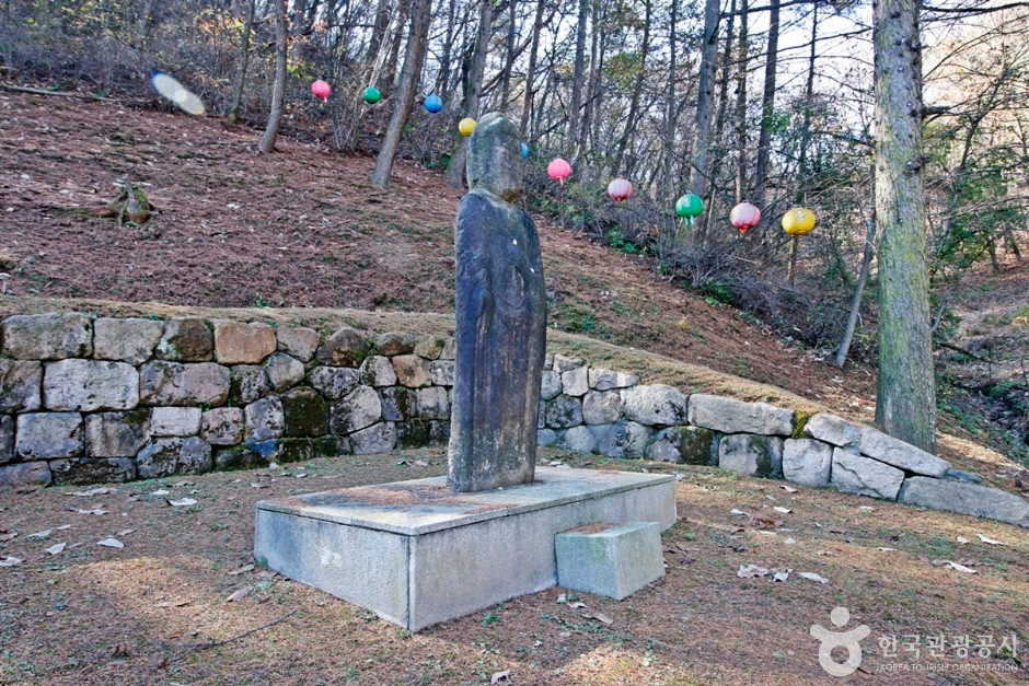 충주 강천리 석조여래입상 여행 추천 - 로드트립