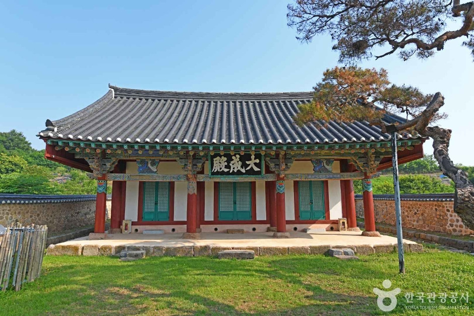 석성향교 여행 추천 - 로드트립