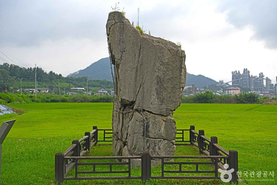 제천 입석리 선돌 여행 추천 - 로드트립