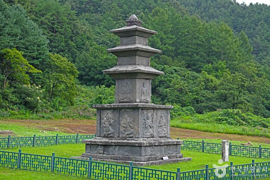 양양 진전사지 삼층석탑 여행 추천 - 로드트립