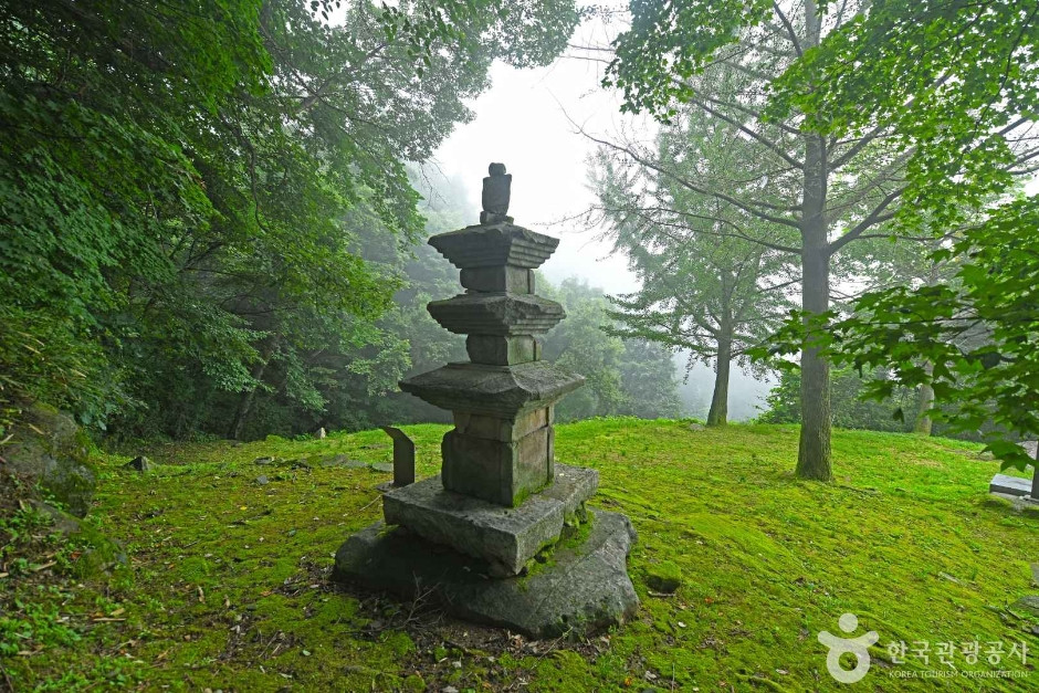 제천 소악사지 삼층석탑 여행 추천 - 로드트립