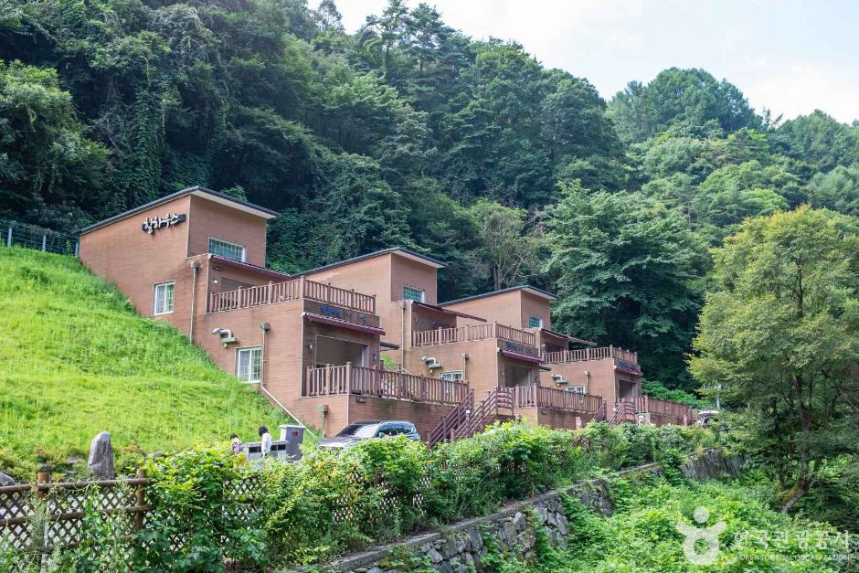 수도산자연휴양림 여행 추천 - 로드트립