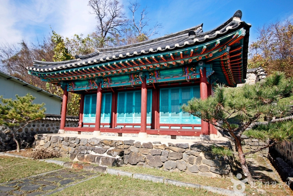 충주 박팽년 사당 여행 추천 - 로드트립