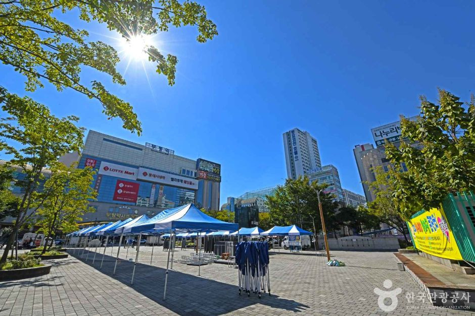 부평역북광장 여행 추천 - 로드트립