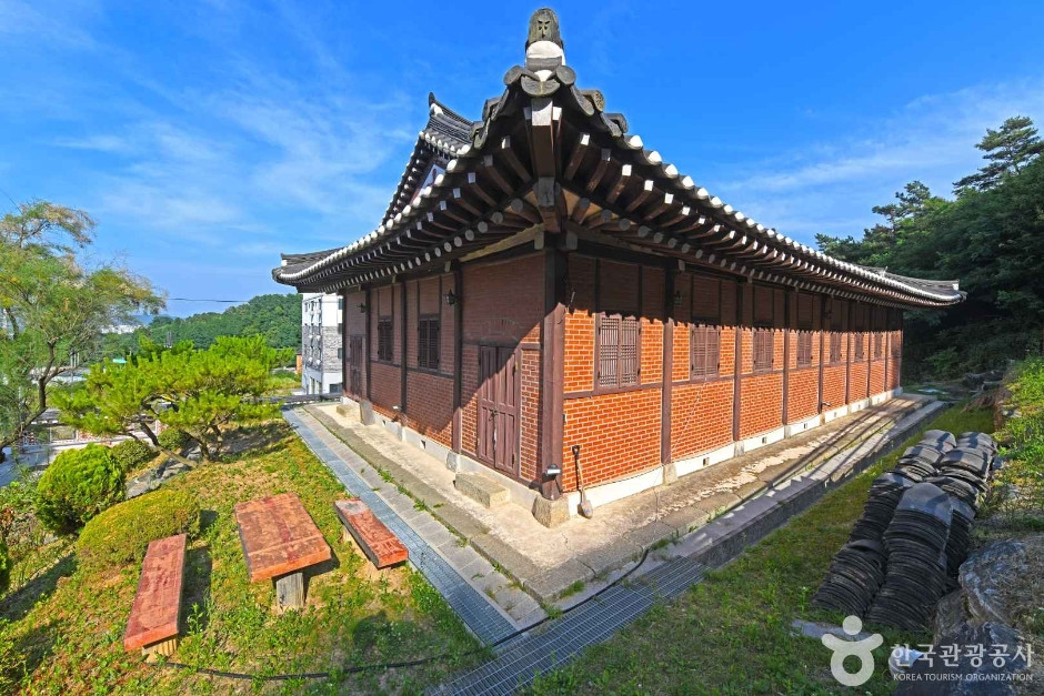 대한성공회 진천성당 여행 추천 - 로드트립