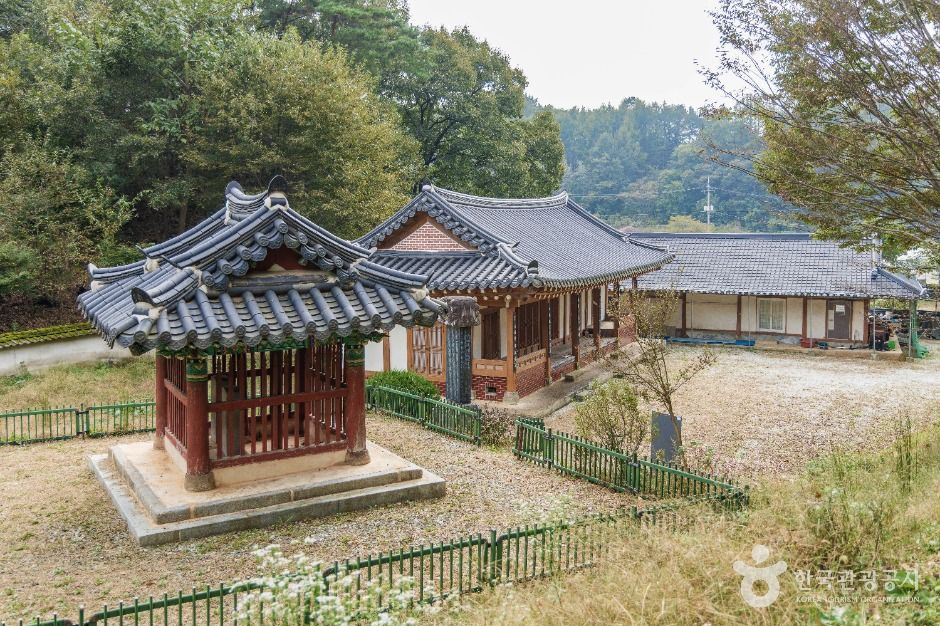 효충서원 여행 추천 - 로드트립